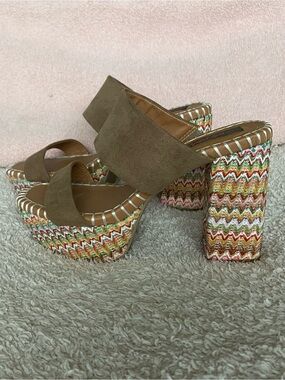 Wild Diva Retro Chevron Zigzag Platform Sandals